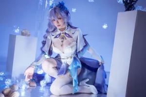 星之迟迟《2025年08月计划A 鸣潮 坎特蕾拉 [30P-177MB]》主题写真：30张全套美图