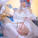 星之迟迟《2025年08月计划B 碧蓝航线 雅努斯 [35P1V-260MB]》主题写真：35张全套美图，含1个视频