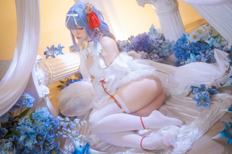 星之迟迟《2025年08月计划B 碧蓝航线 雅努斯 [35P1V-260MB]》主题写真：35张全套美图，含1个视频