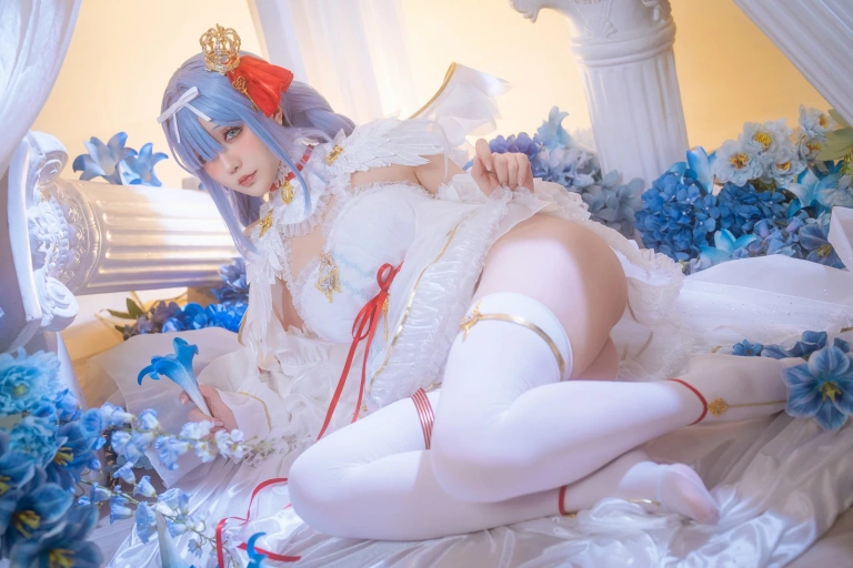 星之迟迟《2025年08月计划B 碧蓝航线 雅努斯 [35P1V-260MB]》主题写真：35张全套美图，含1个视频