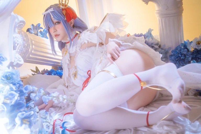 星之迟迟《2025年08月计划B 碧蓝航线 雅努斯 [35P1V-260MB]》主题写真：35张全套美图，含1个视频