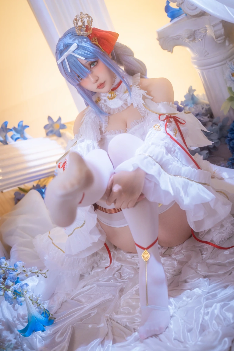 星之迟迟《2025年08月计划B 碧蓝航线 雅努斯 [35P1V-260MB]》主题写真：35张全套美图，含1个视频