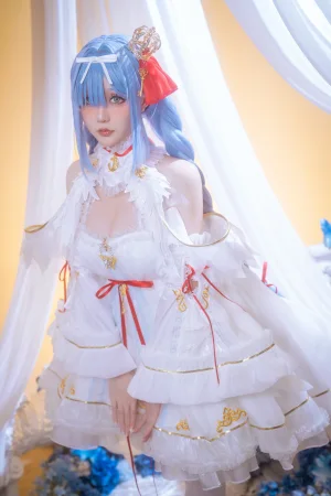 星之迟迟《2025年08月计划B 碧蓝航线 雅努斯 [35P1V-260MB]》主题写真：35张全套美图，含1个视频