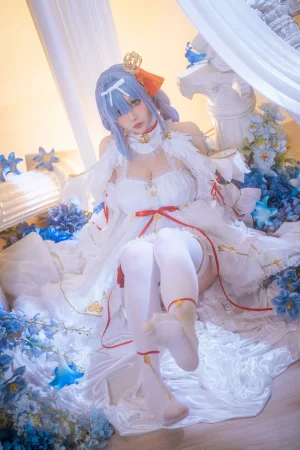 星之迟迟《2025年08月计划B 碧蓝航线 雅努斯 [35P1V-260MB]》主题写真：35张全套美图，含1个视频