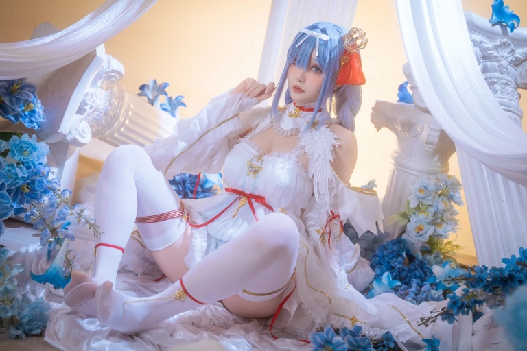星之迟迟《2025年08月计划B 碧蓝航线 雅努斯 [35P1V-260MB]》主题写真：35张全套美图，含1个视频