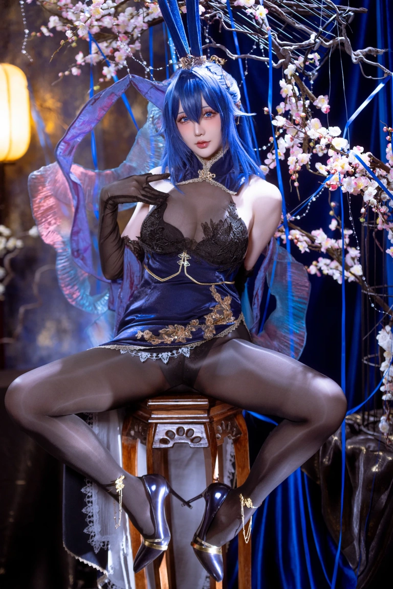 星之迟迟《2025年08月计划C 碧蓝航线 花园 [52P-384MB]》主题写真：52张全套美图