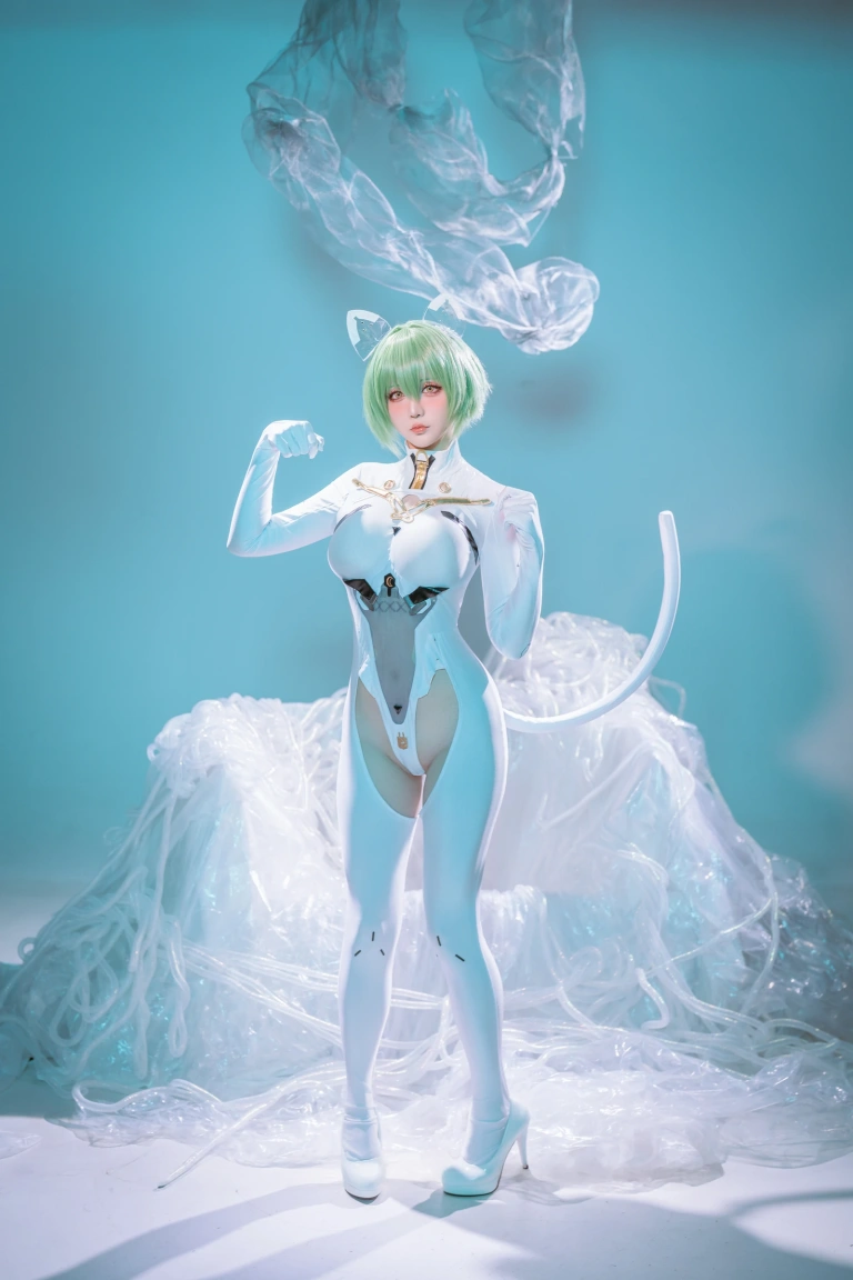 星之迟迟《2025年06月计划A 碧蓝航线 – 纳西莫夫 [34P-154MB]》主题写真：34张全套美图