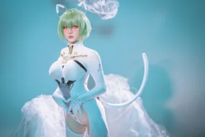 星之迟迟《2025年06月计划A 碧蓝航线 – 纳西莫夫 [34P-154MB]》主题写真：34张全套美图