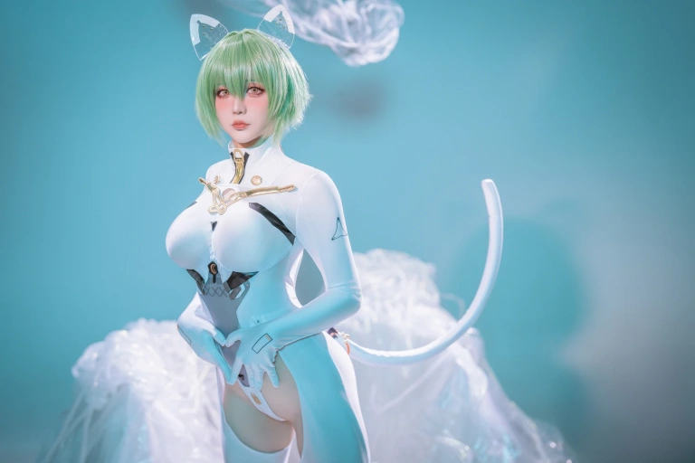 星之迟迟《2025年06月计划A 碧蓝航线 – 纳西莫夫 [34P-154MB]》主题写真：34张全套美图
