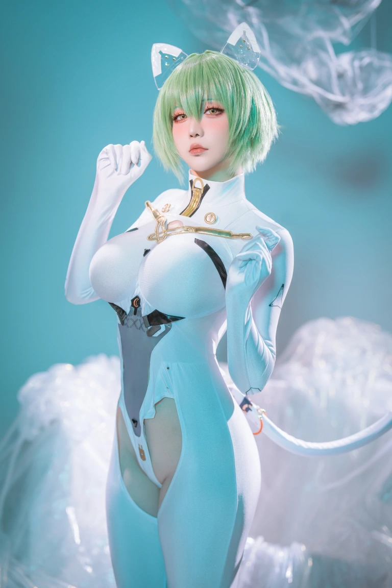 星之迟迟《2025年06月计划A 碧蓝航线 – 纳西莫夫 [34P-154MB]》主题写真：34张全套美图