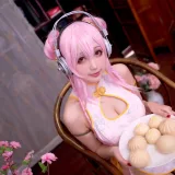 周叽是可爱兔兔《旗袍索尼子》主题写真：14张全套美图