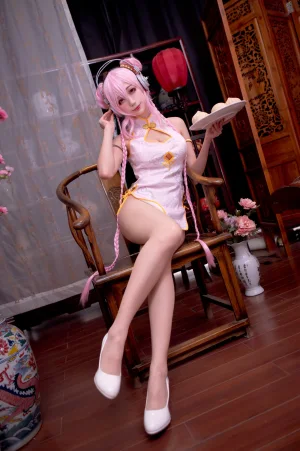 周叽是可爱兔兔《旗袍索尼子》主题写真：14张全套美图