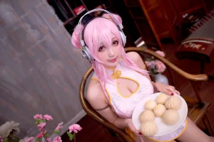 周叽是可爱兔兔《旗袍索尼子》主题写真：14张全套美图