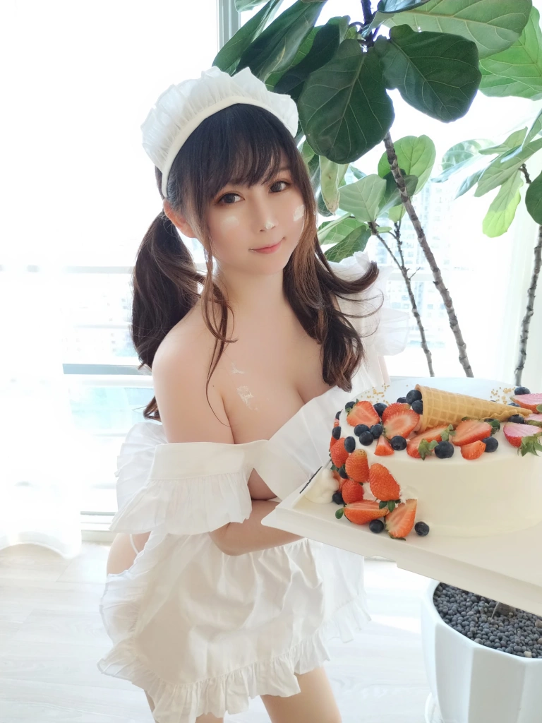 依酱《小厨娘》主题写真：40张全套美图