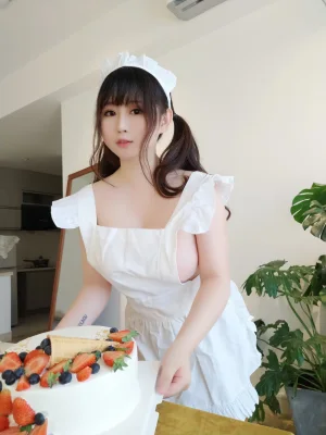 依酱《小厨娘》主题写真：40张全套美图