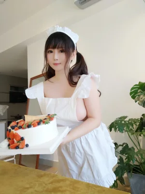 依酱《小厨娘》主题写真：40张全套美图
