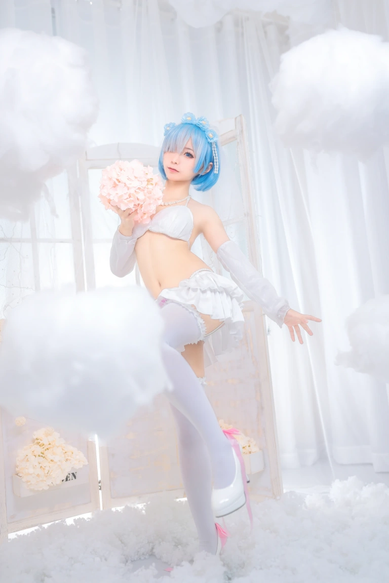 蠢沫沫《雷姆花嫁》主题写真：44张全套美图