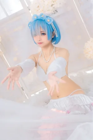 蠢沫沫《雷姆花嫁》主题写真：44张全套美图