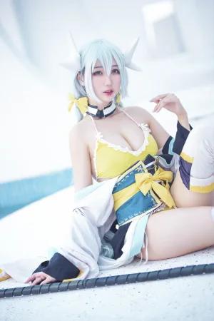 周叽是可爱兔兔《清姬》主题写真：29张全套美图