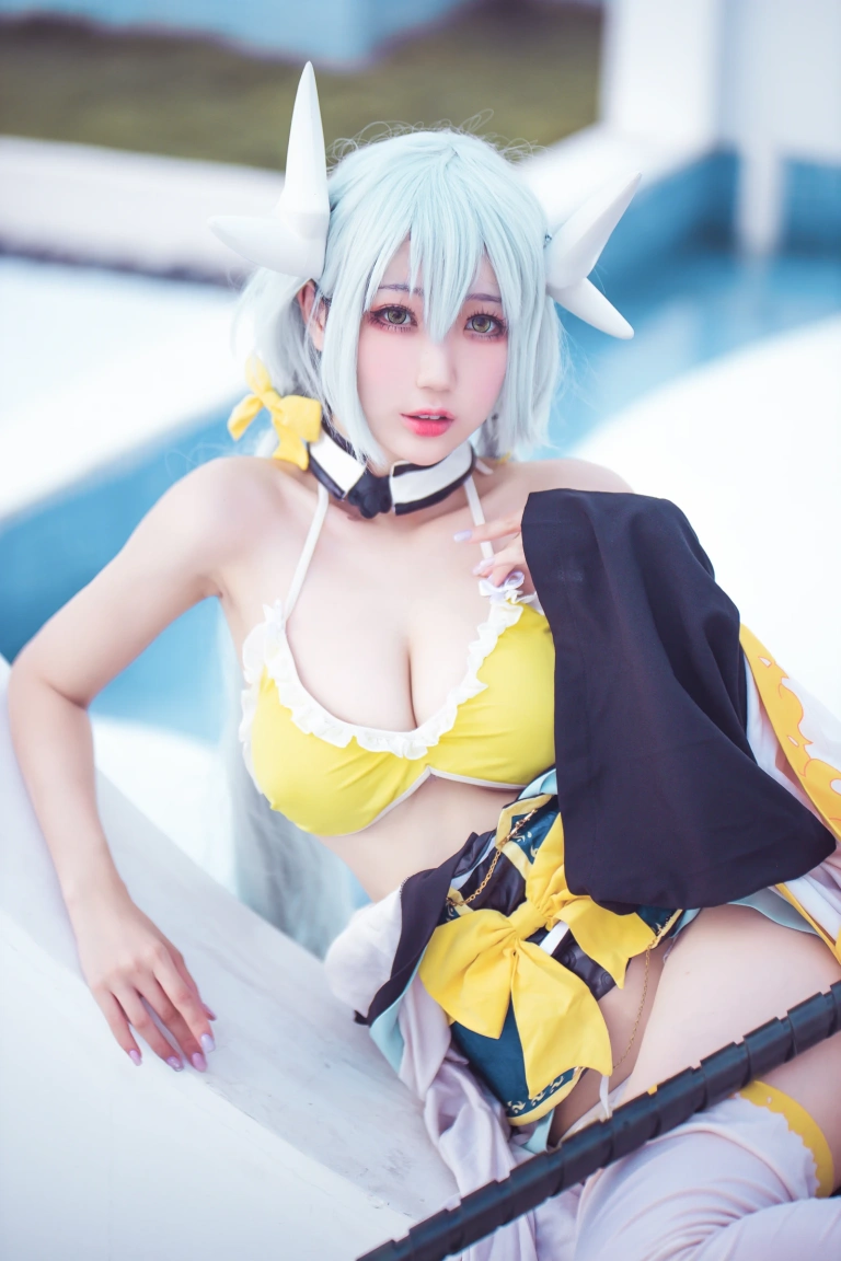 周叽是可爱兔兔《清姬》主题写真：29张全套美图