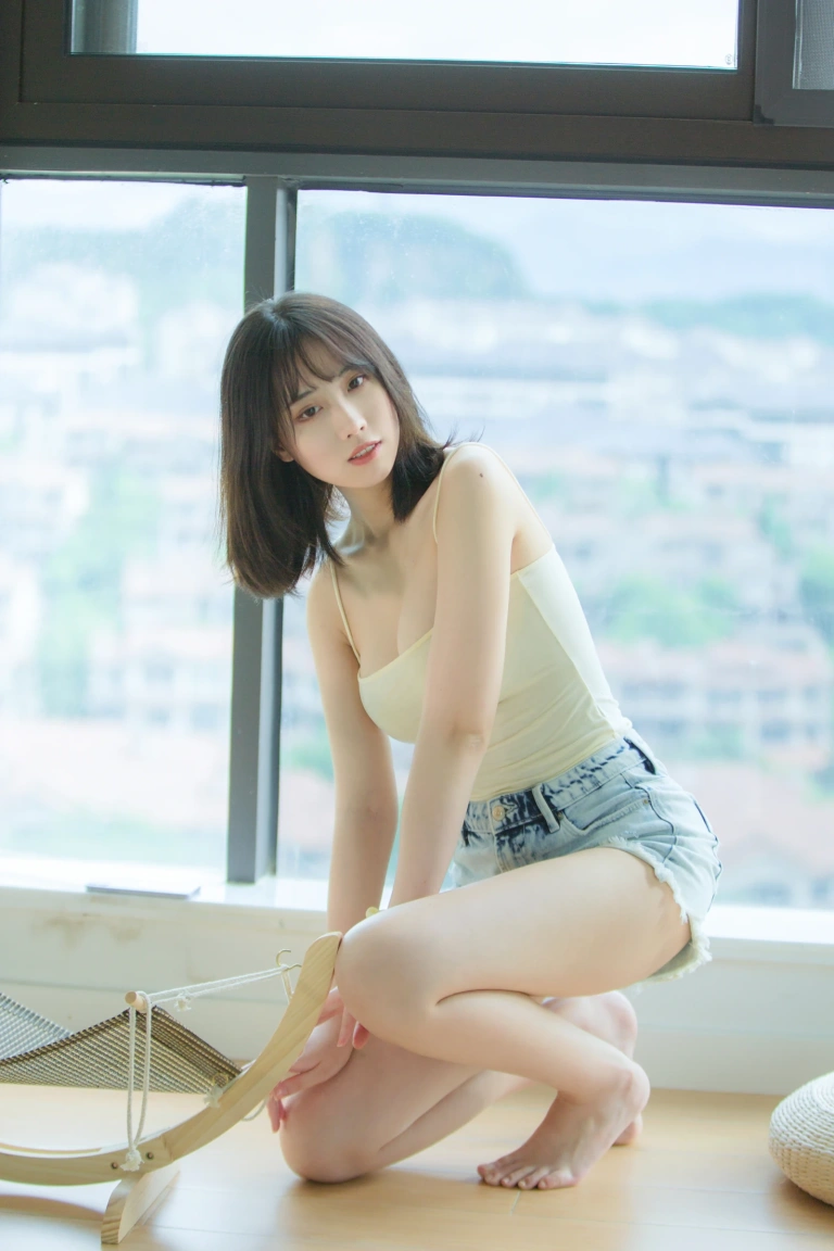 念雪《夏日柠檬》主题写真：32张全套美图
