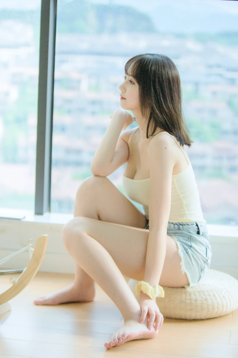 念雪《夏日柠檬》主题写真：32张全套美图