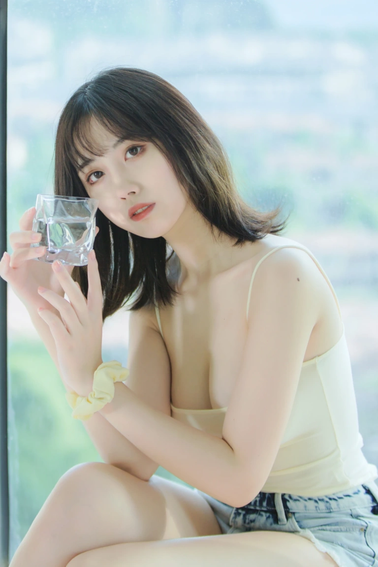 念雪《夏日柠檬》主题写真：32张全套美图
