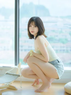 念雪《夏日柠檬》主题写真：32张全套美图