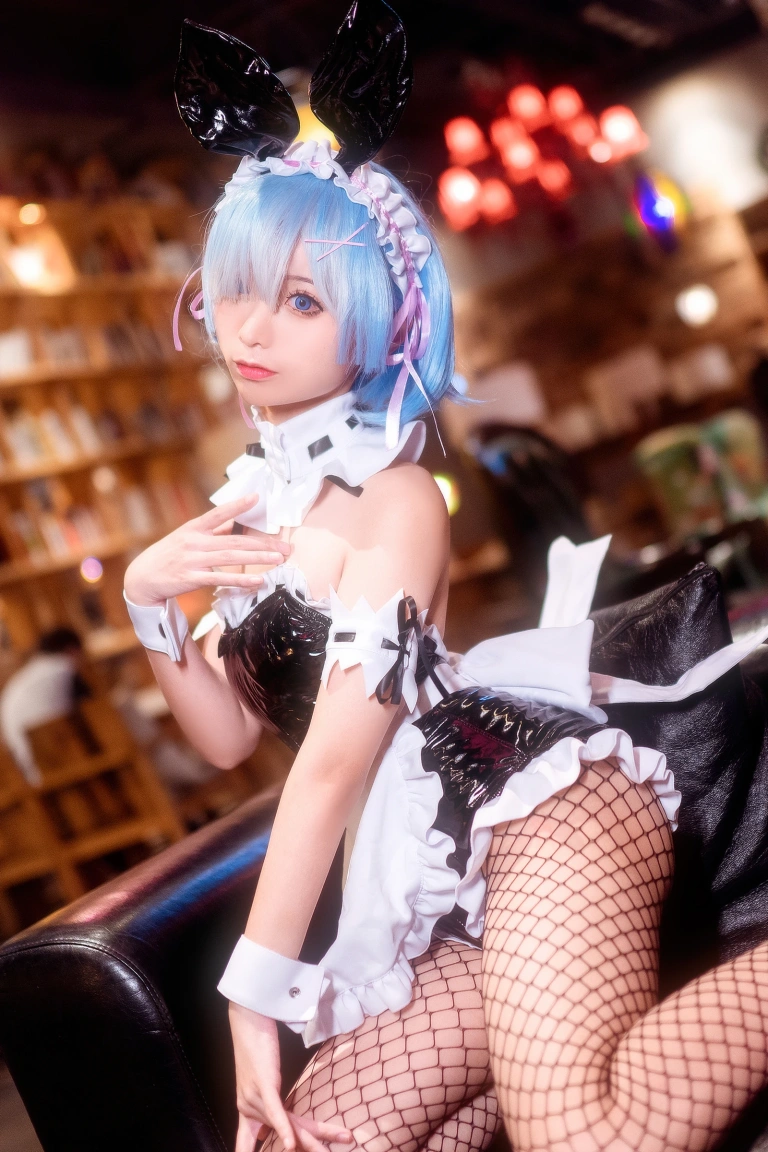 蠢沫沫《雷姆兔女郎》主题写真：41张全套美图