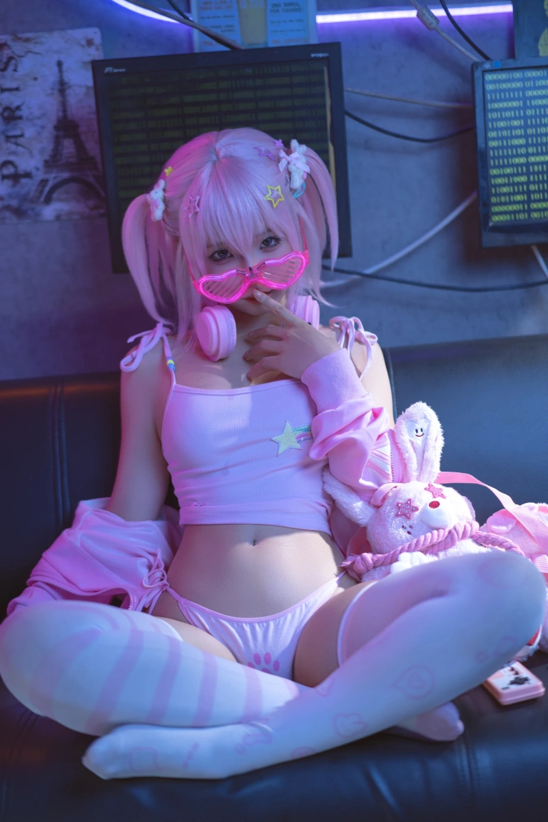 蠢沫沫《Game Girls 电竞少女》主题写真：342张全套美图，含2个视频