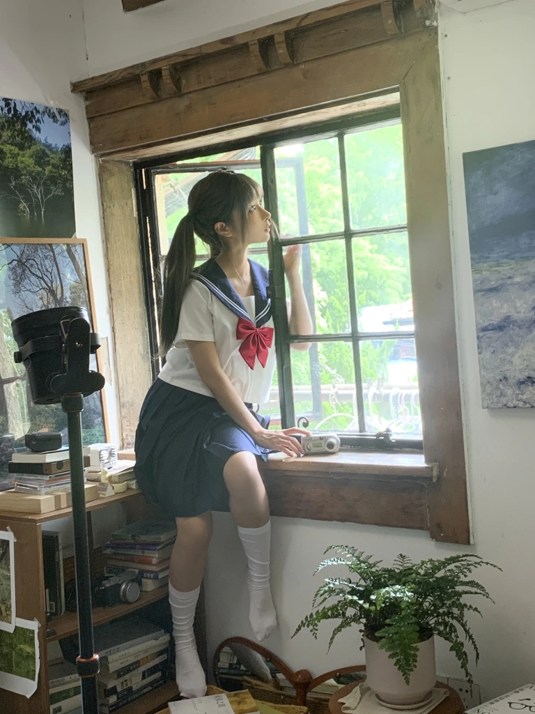 蠢沫沫《小歇》主题写真：99张全套美图