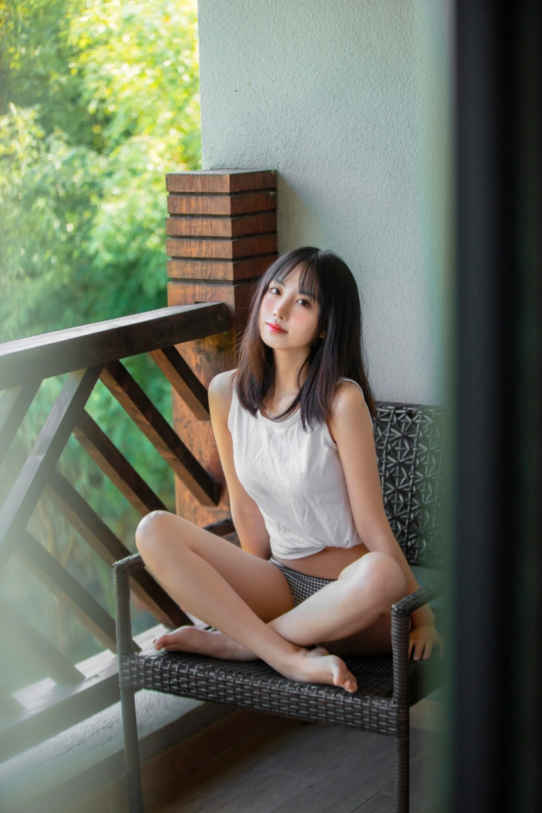 念雪《夏日微风》主题写真：50张全套美图