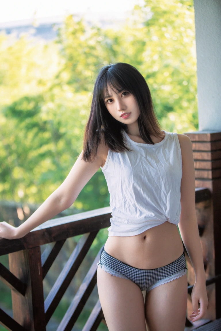 念雪《夏日微风》主题写真：50张全套美图