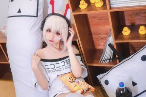 蠢沫沫《凌波宅t》主题写真：43张全套美图