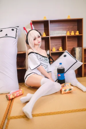 蠢沫沫《凌波宅t》主题写真：43张全套美图
