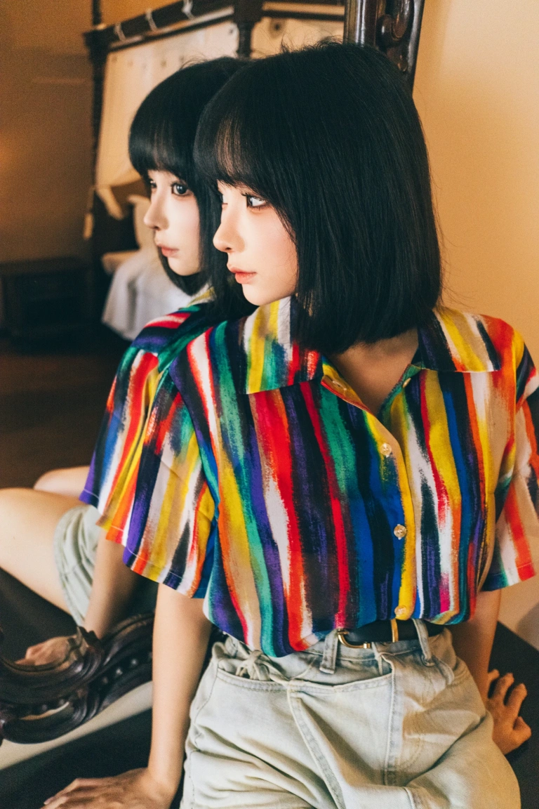 蠢沫沫《凝视》主题写真：57张全套美图