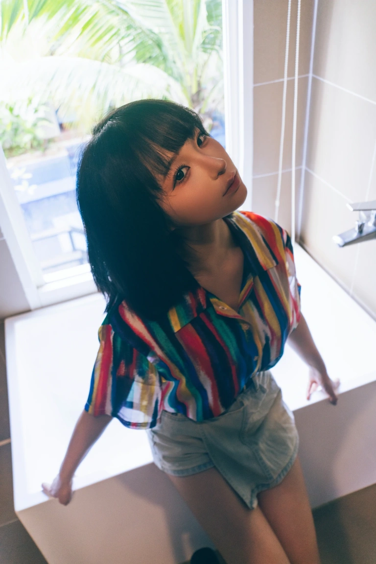 蠢沫沫《凝视》主题写真：57张全套美图
