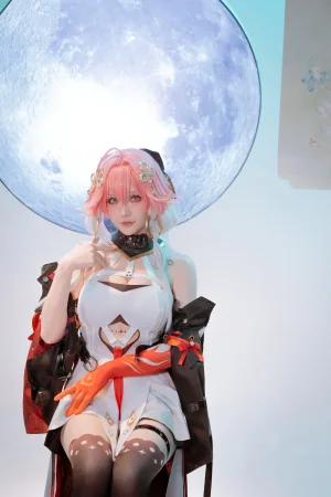 星之迟迟《2025年10月计划A 鸣潮 长离》主题写真：24张全套美图