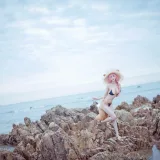 周叽是可爱兔兔《小玉泳装》主题写真：23张全套美图