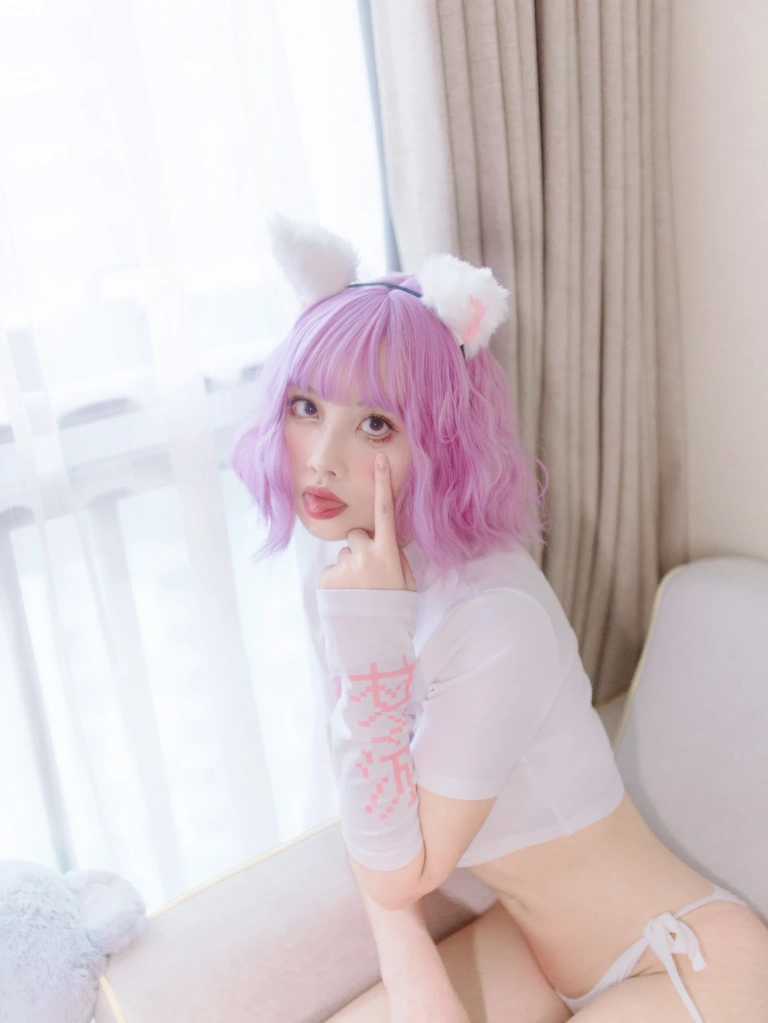 念雪《养猫守则》主题写真：36张全套美图