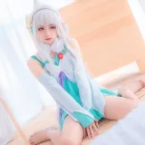 蠢沫沫《绿睡衣》主题写真：40张全套美图