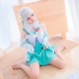 蠢沫沫《绿睡衣》主题写真：40张全套美图