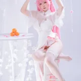 星之迟迟《2025年10月计划D 胜利女神：妮姬 桃乐丝》主题写真：44张全套美图