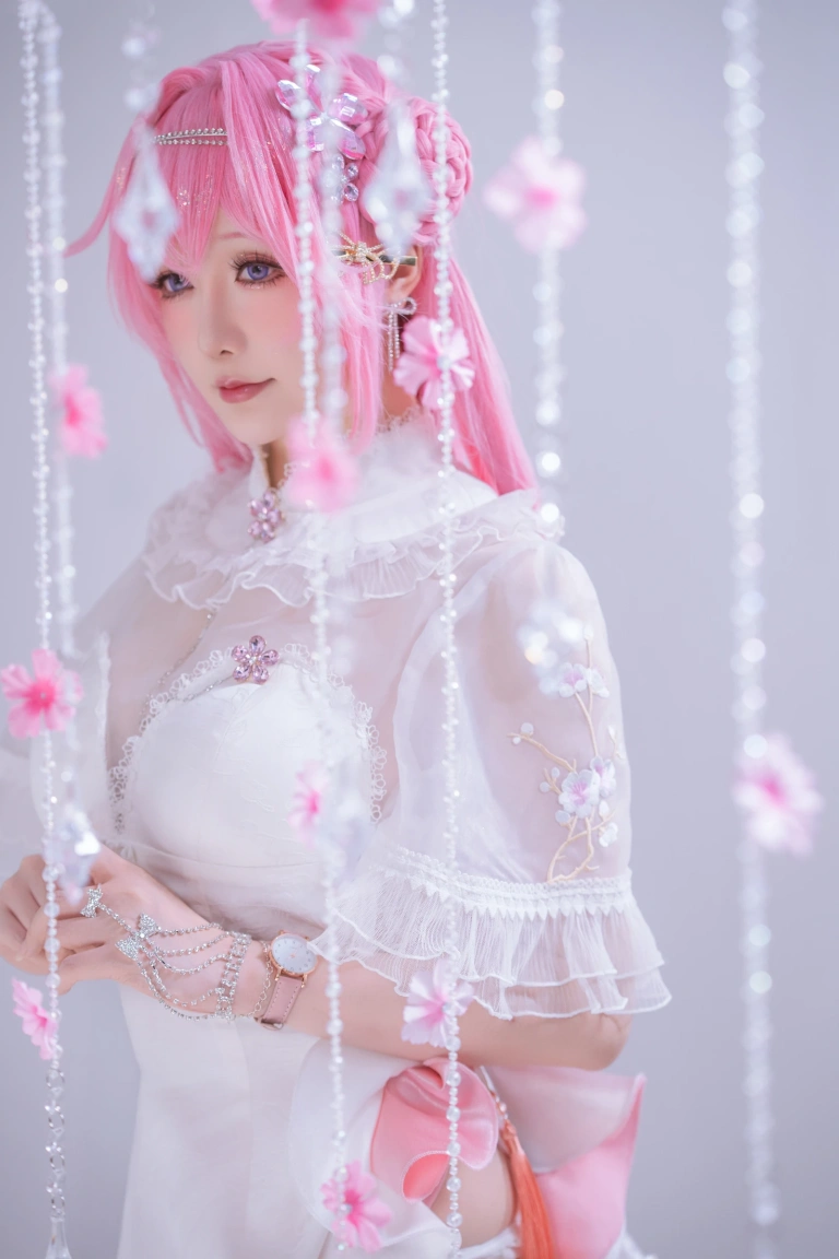 星之迟迟《2025年10月计划D 胜利女神：妮姬 桃乐丝》主题写真：44张全套美图