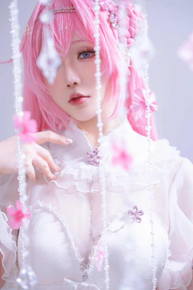 星之迟迟《2025年10月计划D 胜利女神：妮姬 桃乐丝》主题写真：44张全套美图