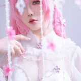 星之迟迟《2025年10月计划D 胜利女神：妮姬 桃乐丝》主题写真：44张全套美图