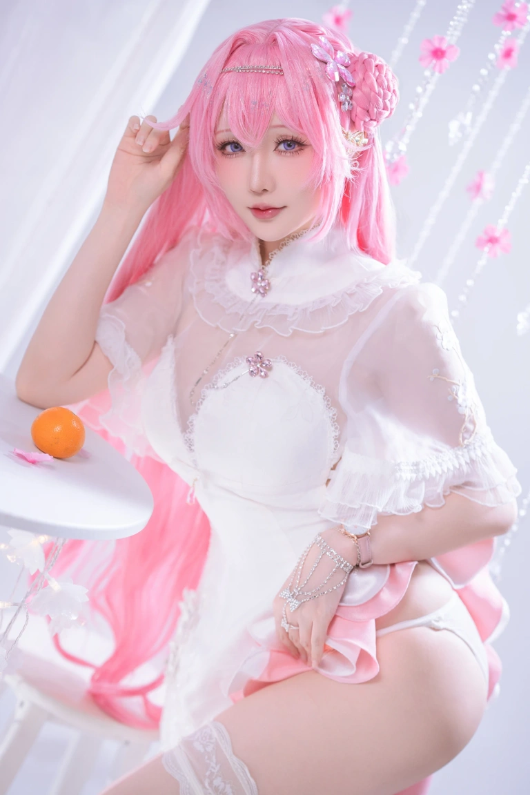 星之迟迟《2025年10月计划D 胜利女神：妮姬 桃乐丝》主题写真：44张全套美图