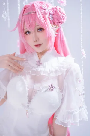 星之迟迟《2025年10月计划D 胜利女神：妮姬 桃乐丝》主题写真：44张全套美图