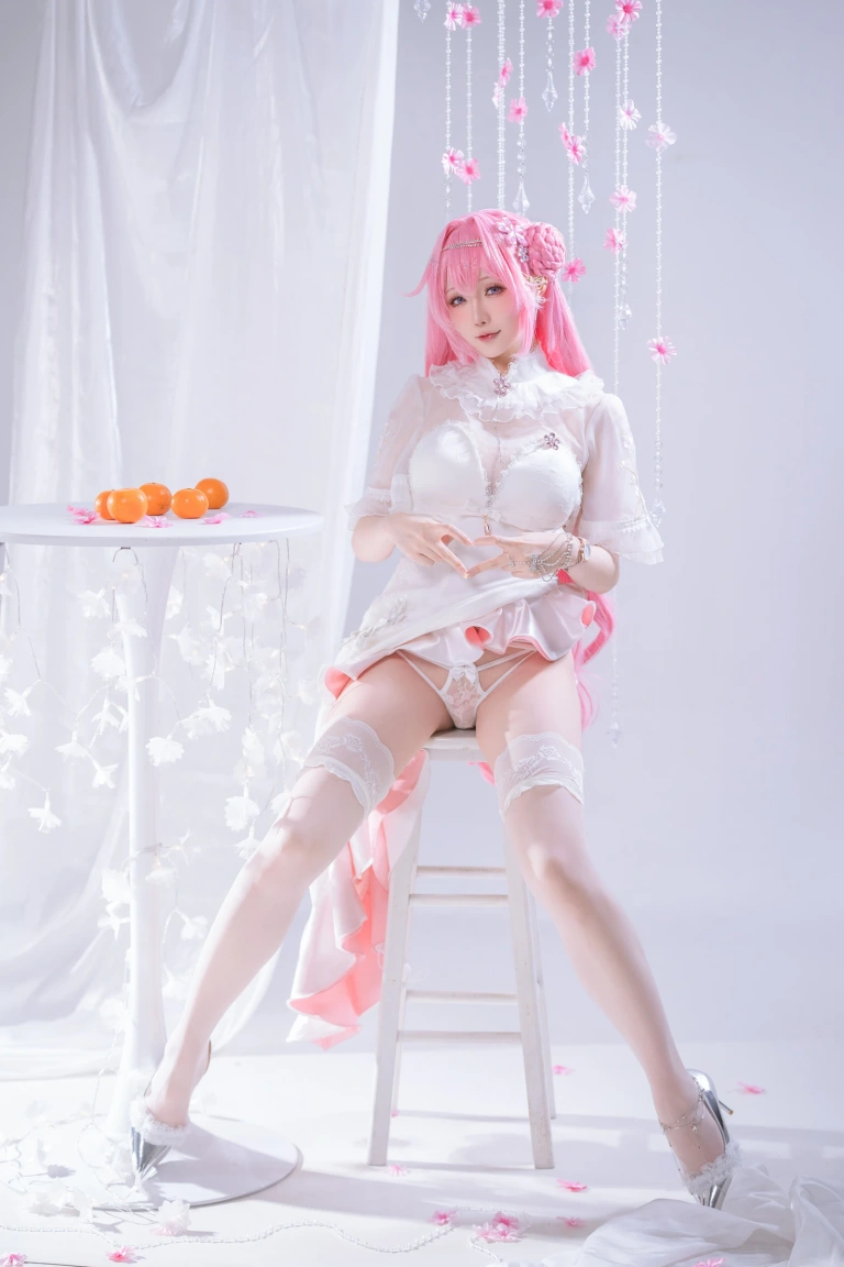 星之迟迟《2025年10月计划D 胜利女神：妮姬 桃乐丝》主题写真：44张全套美图