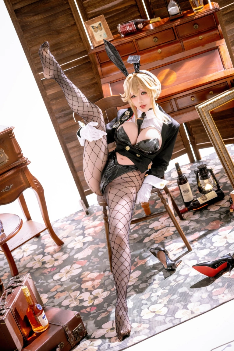 星之迟迟《2026年04月上 Nikke胜利女神 爱德·特务兔女郎》主题写真：49张全套美图